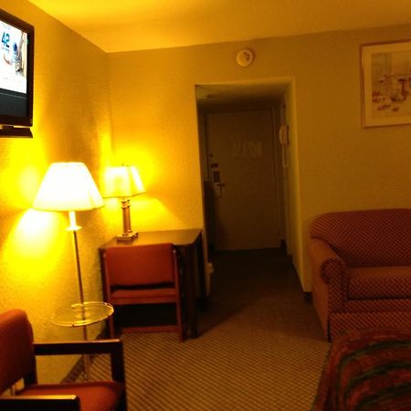 Americas Best Value Inn Macomb Exterior foto