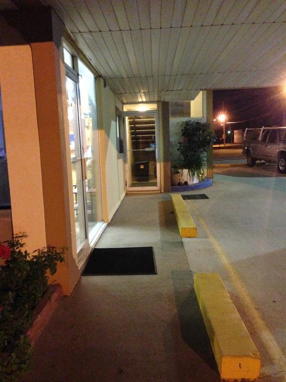 Americas Best Value Inn Macomb Exterior foto