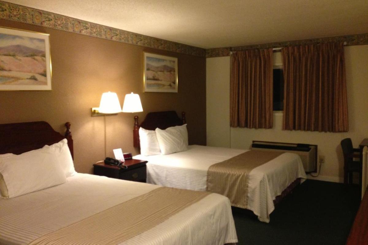 Americas Best Value Inn Macomb Exterior foto