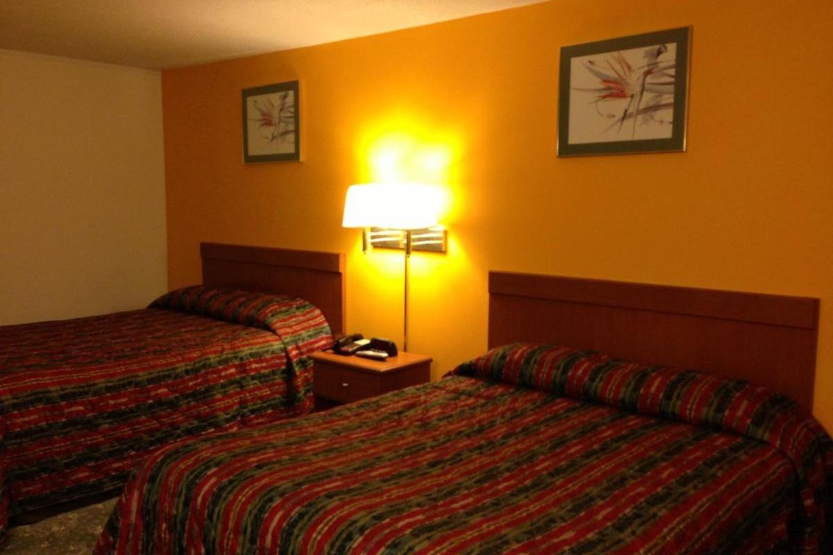 Americas Best Value Inn Macomb Exterior foto