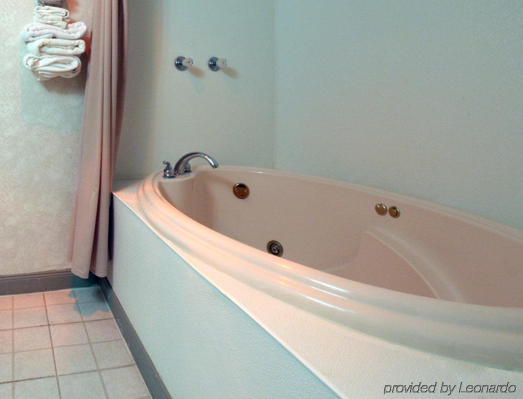 Americas Best Value Inn Macomb Quarto foto
