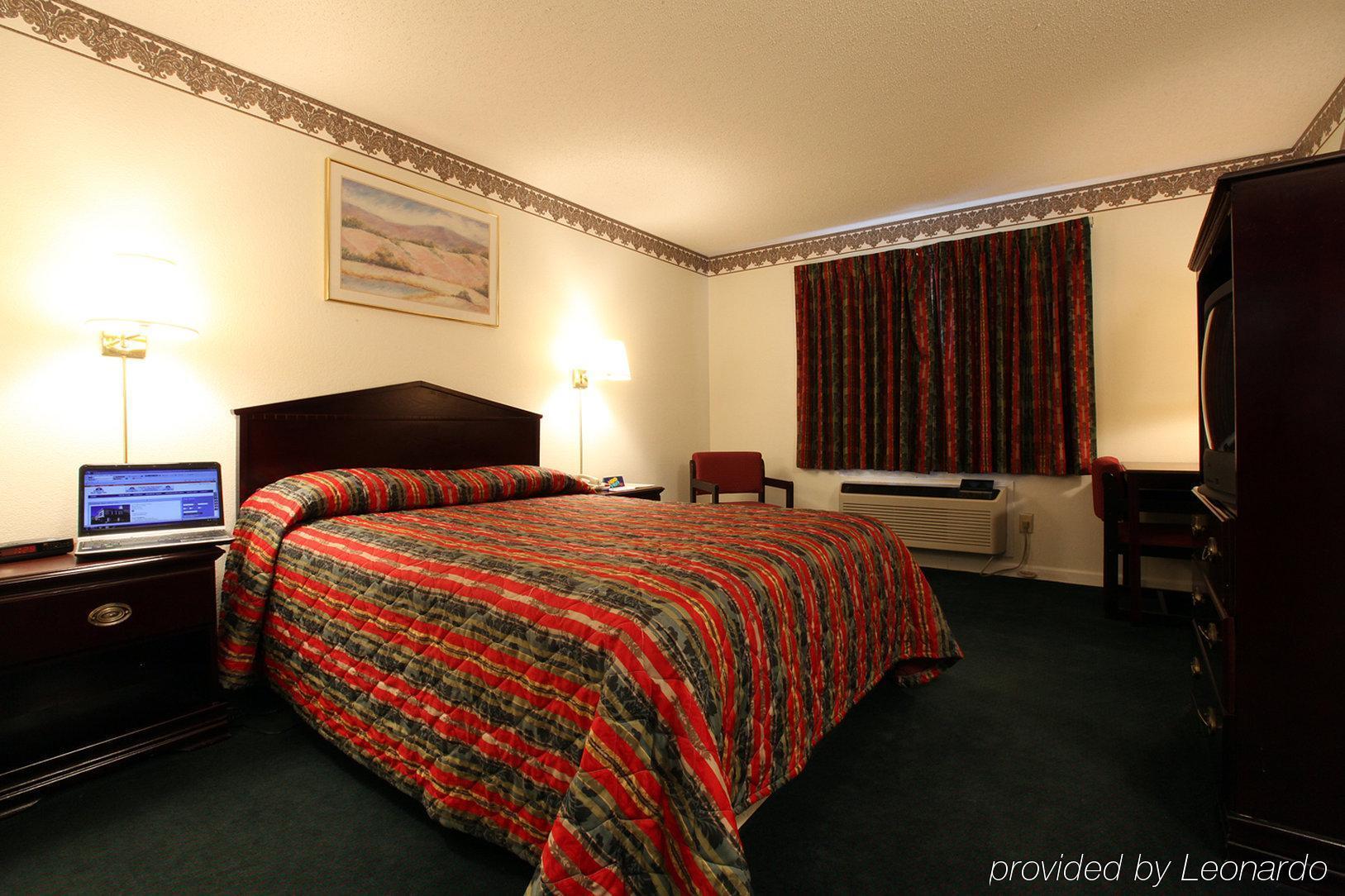 Americas Best Value Inn Macomb Quarto foto