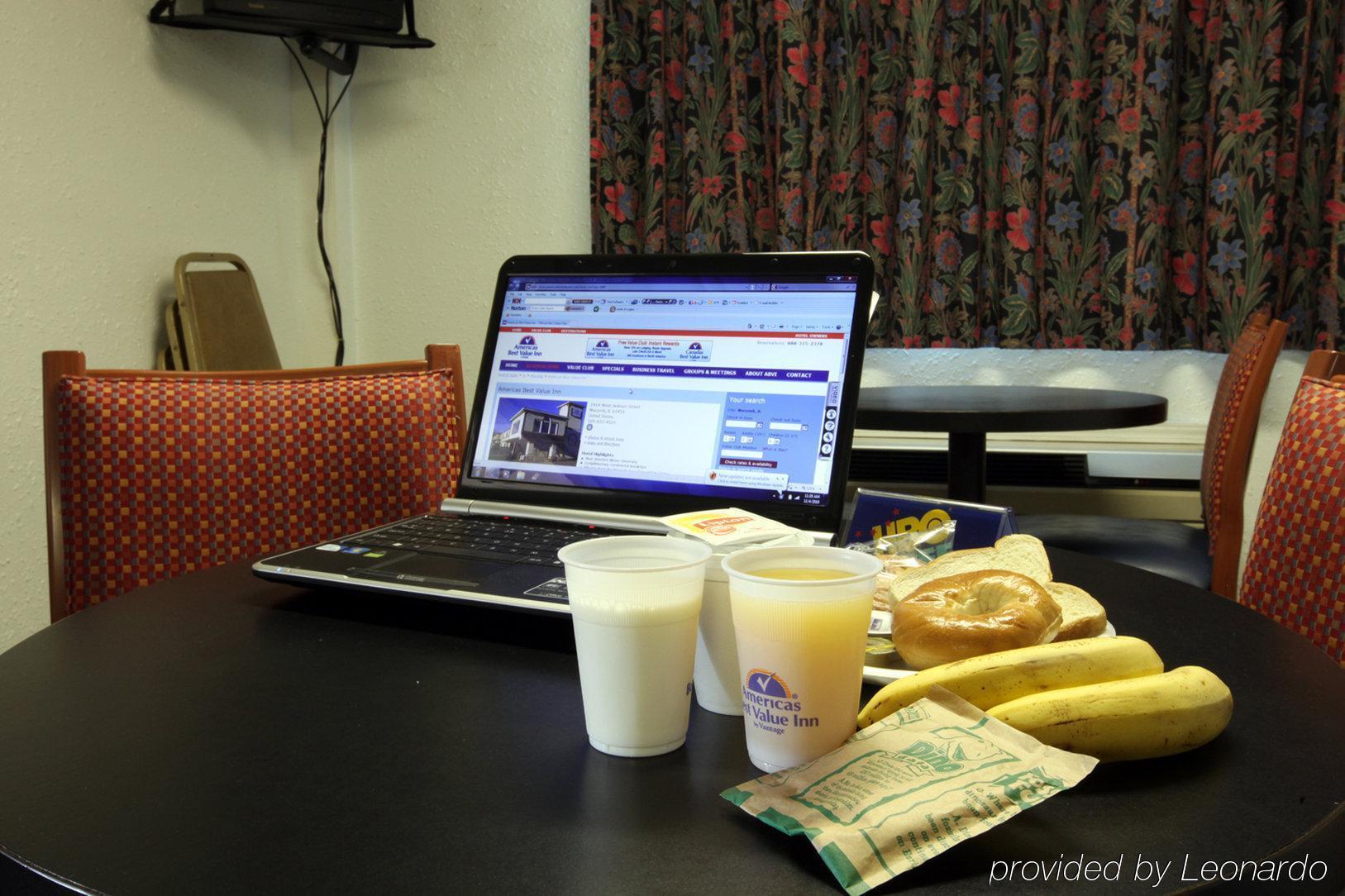 Americas Best Value Inn Macomb Quarto foto