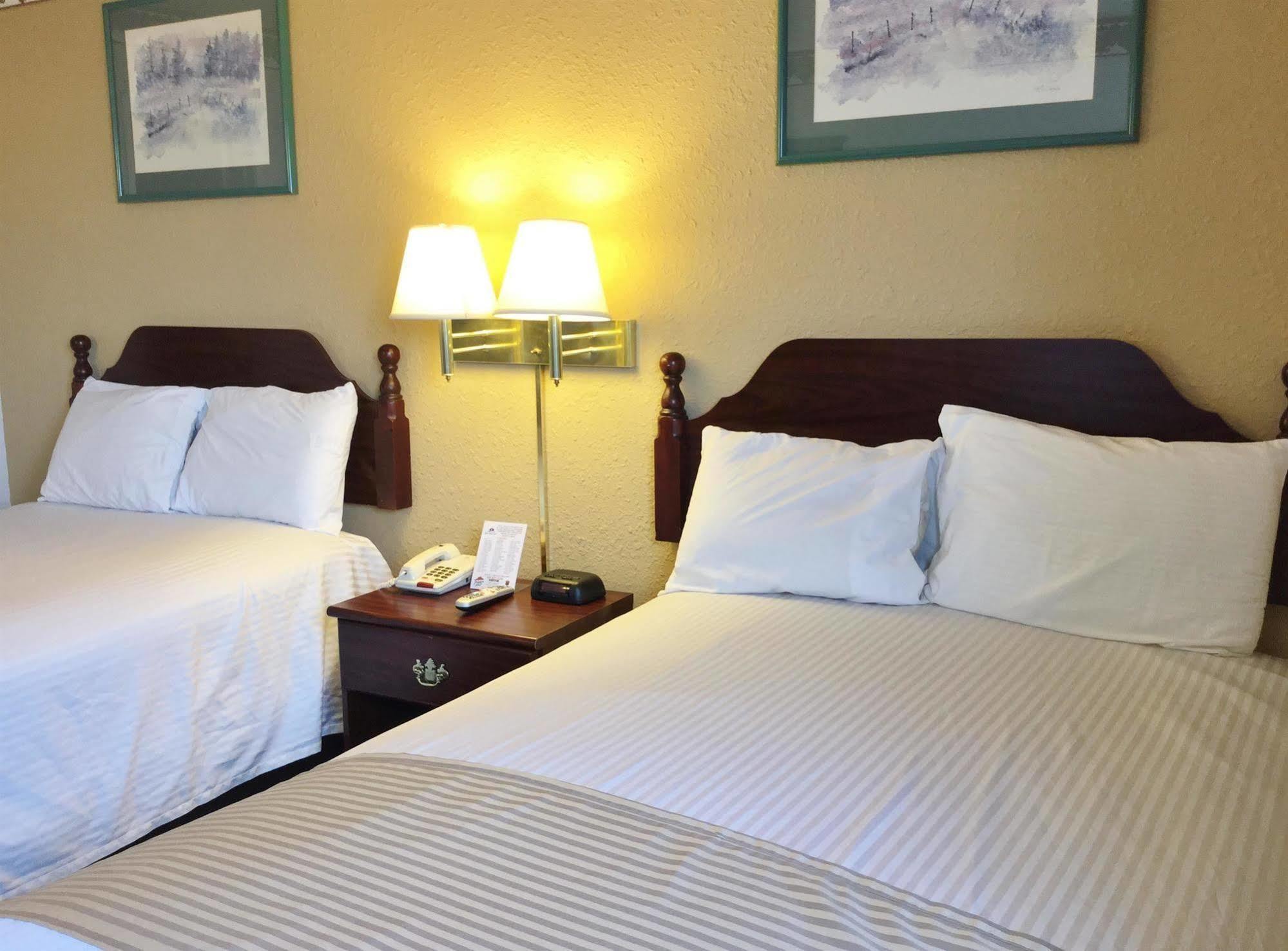 Americas Best Value Inn Macomb Exterior foto